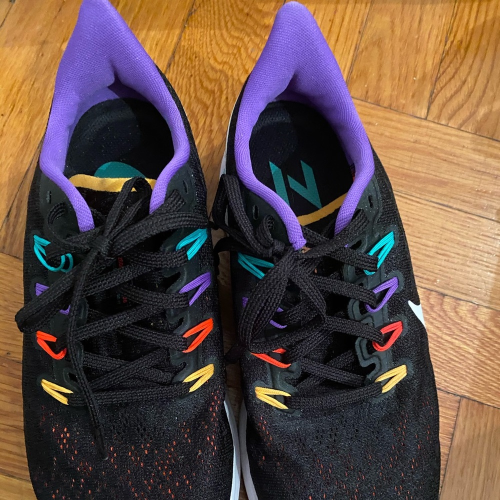 Nike zoom sneakers